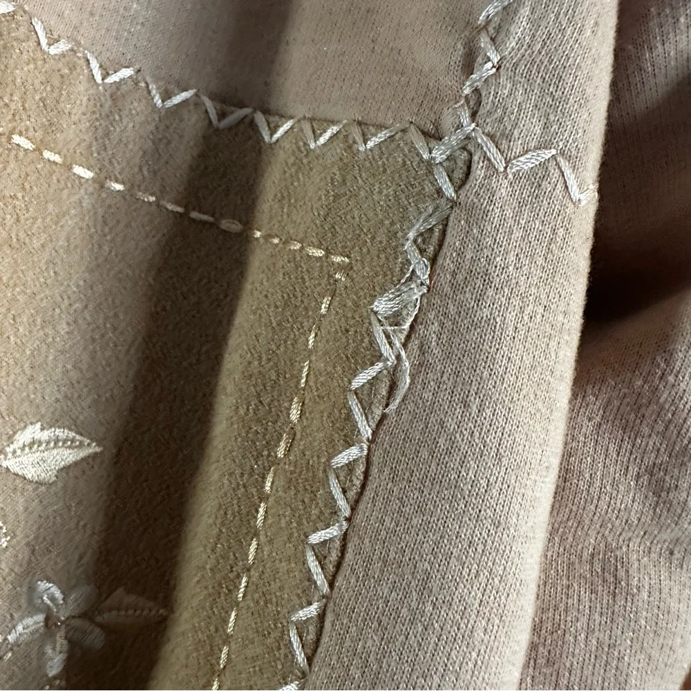 Alfred Dunner Embroidered Patchwork Sweatshirt Polo Medium Peach Floral - Picture 10 of 15